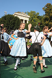 Jugendtanzgruppe Chiemgau M&uuml;nchen (&copy;Foto: Martin Schmitz)